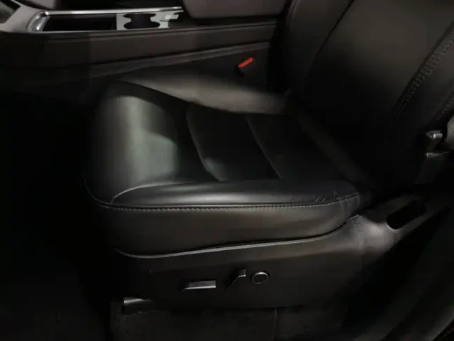 Tesla Model Y — Фото автомобиля 20