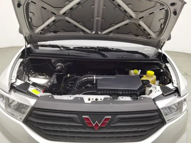 Wuling Hongguang V — Фото автомобиля 6