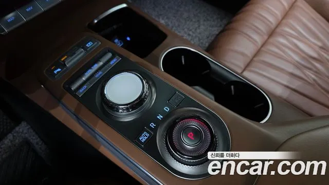 Genesis GV70 — Фото автомобиля 9