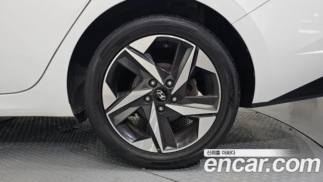 Hyundai AVANTE Modern — Фото автомобиля 21