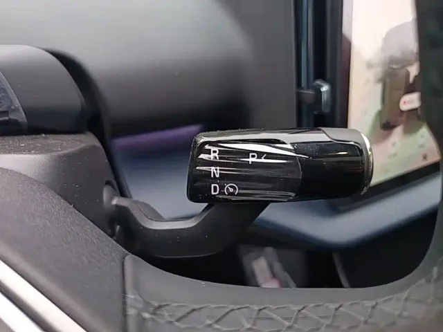 Volvo EX30 — Фото автомобиля 13