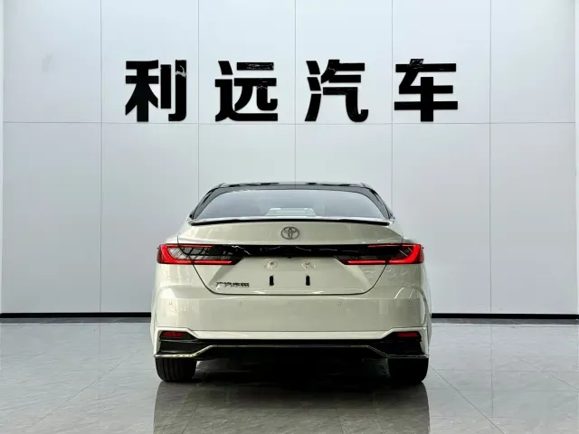 Toyota Camry — Фото автомобиля 14