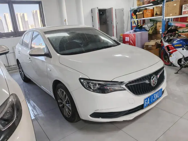 Buick Excelle — Фото автомобиля 3