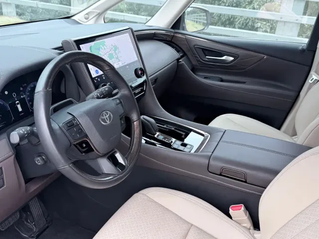 Toyota Alphard — Фото автомобиля 10