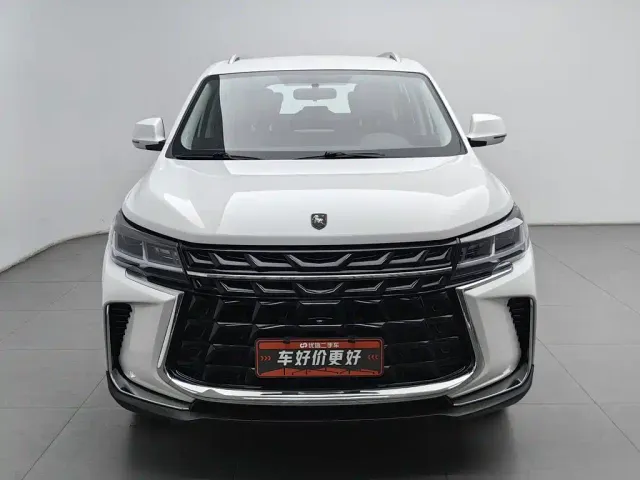 Forthing T5 — Фото автомобиля 3