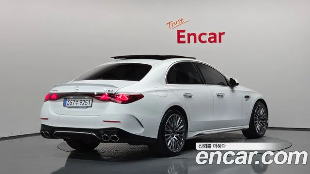 Mercedes-Benz E-Class — Фото автомобиля 2