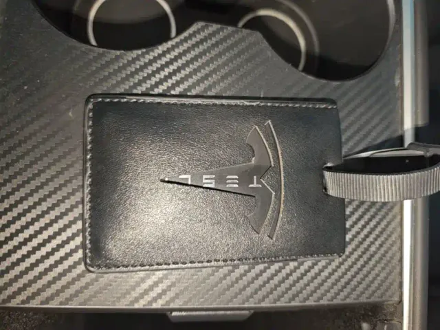 Tesla Model Y — Фото автомобиля 8