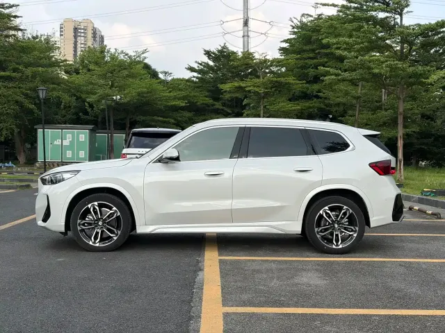 BMW BMW X1 2025 sDrive25Li M Sport Package — Фото автомобиля 14
