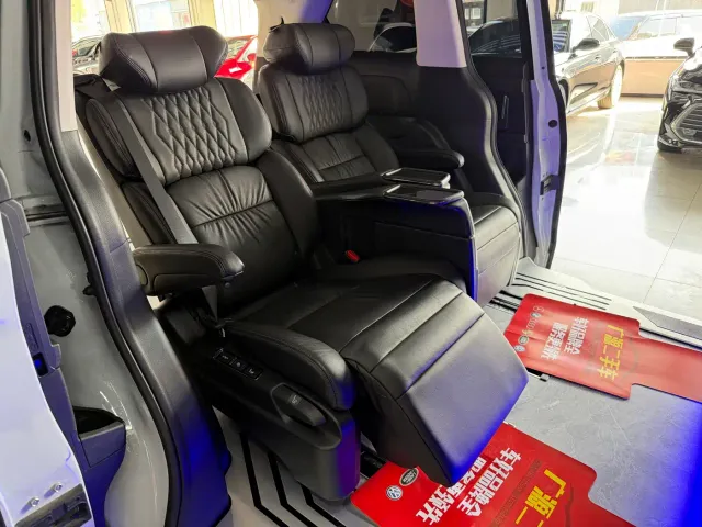 Honda Elysion — Фото автомобиля 13