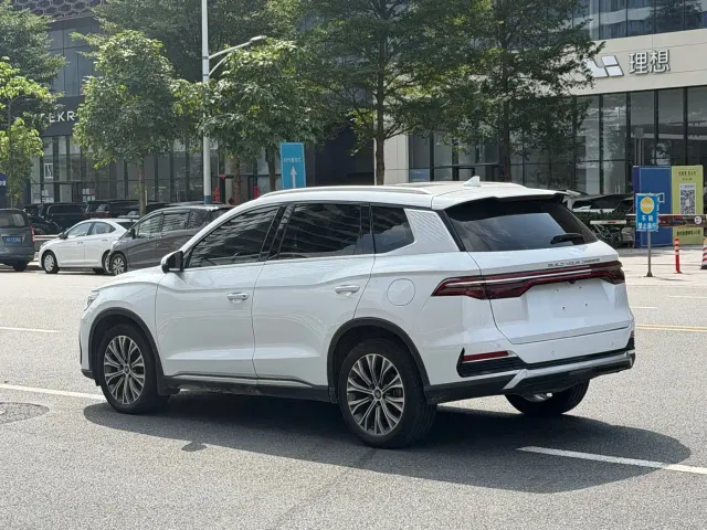 BYD Song Pro — Фото автомобиля 4