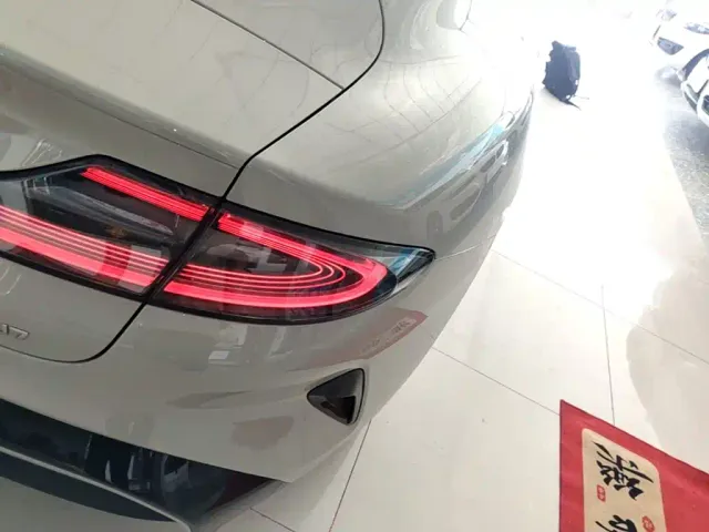 Xiaomi SU7 — Фото автомобиля 7