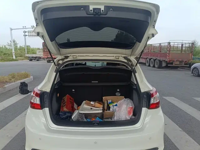 Nissan Tiida — Фото автомобиля 18