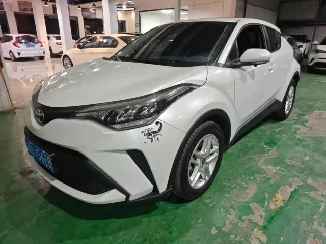 Фотография автомобиля — Toyota C-HR