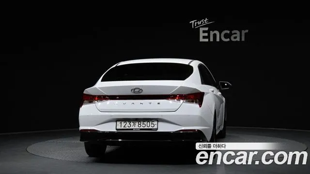 Hyundai Avante CN7 — Фото автомобиля 4