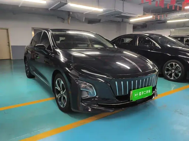 Hongqi E-QM5 — Фото автомобиля 21