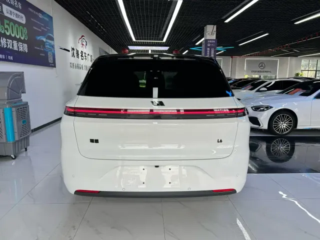 Li Auto L6 — Фото автомобиля 8