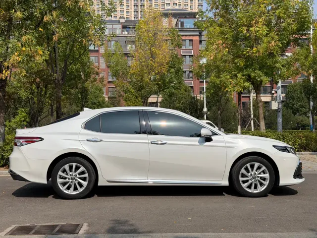 Toyota Camry — Фото автомобиля 5