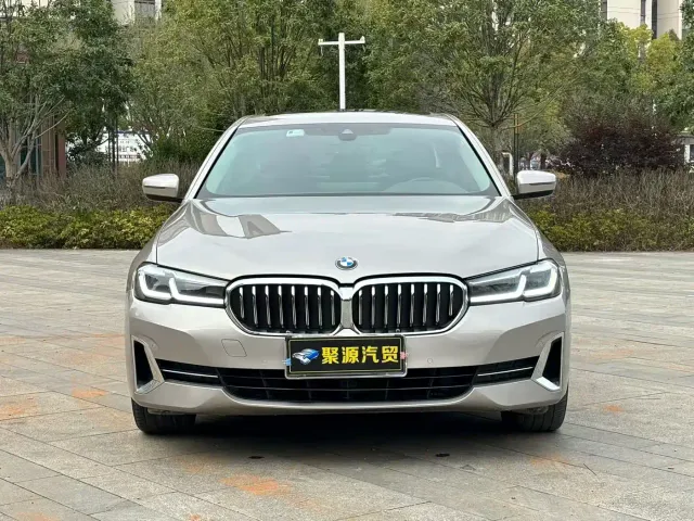 BMW 5 Series — Фото автомобиля 2