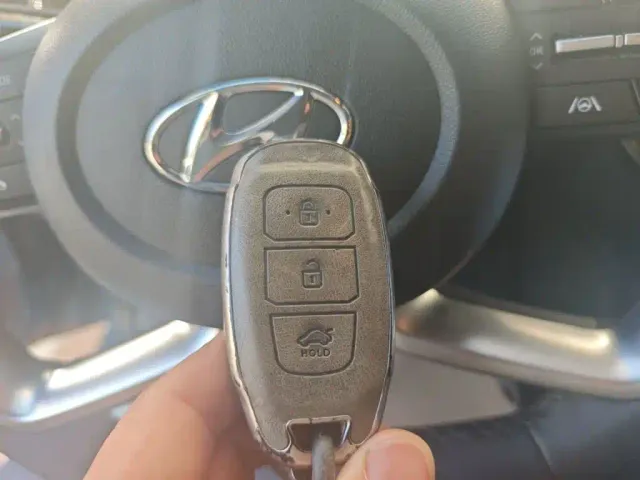 Hyundai Elantra — Фото автомобиля 9