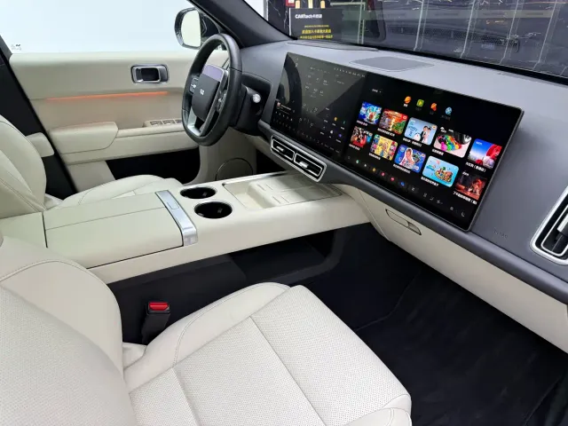 Li Auto L7 — Фото автомобиля 15