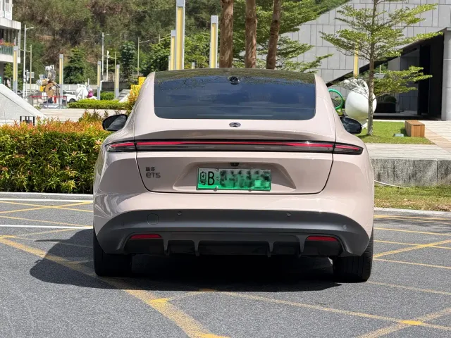 Nio ET5 — Фото автомобиля 14