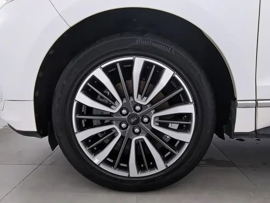 Ford Edge 2021 Facelift PLUS EcoBoost 245 FWD Luxury 7-Seater — Фото автомобиля 17