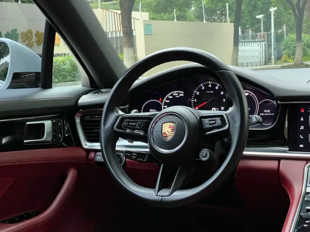 Porsche Panamera — Фото автомобиля 11