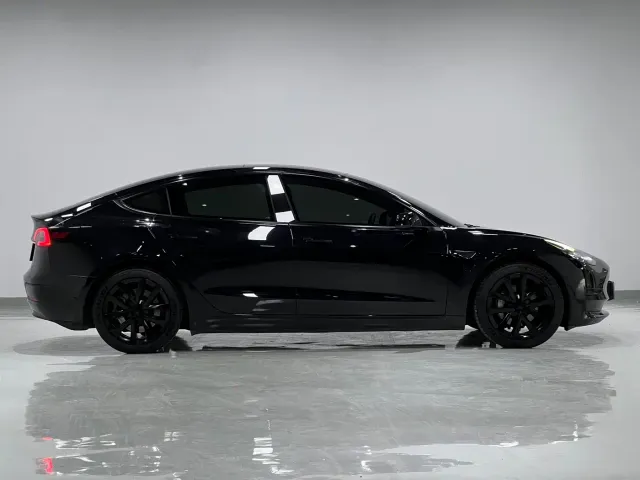 Tesla Model 3 — Фото автомобиля 7