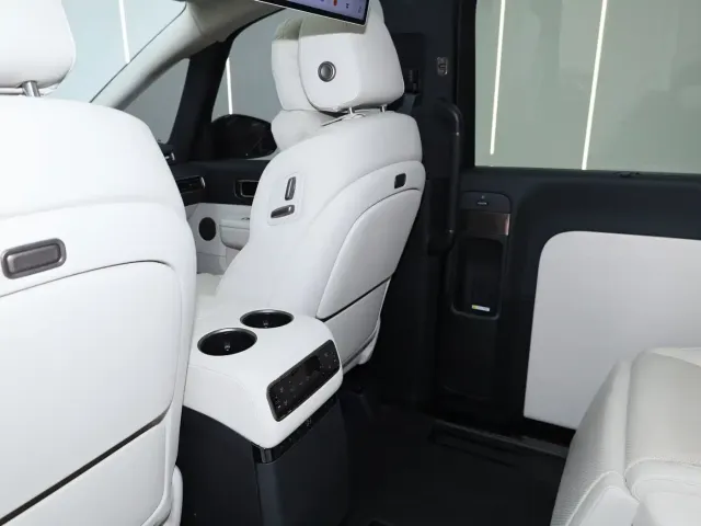Li Auto MEGA — Фото автомобиля 28