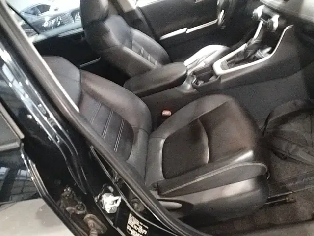 Toyota RAV4 — Фото автомобиля 24