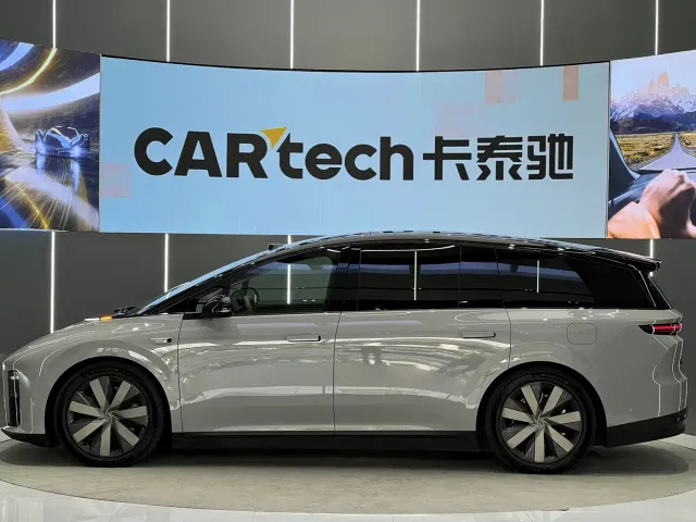 Li Auto i8 — Фото автомобиля 22