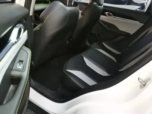 Geely Binyue — Фото автомобиля 16
