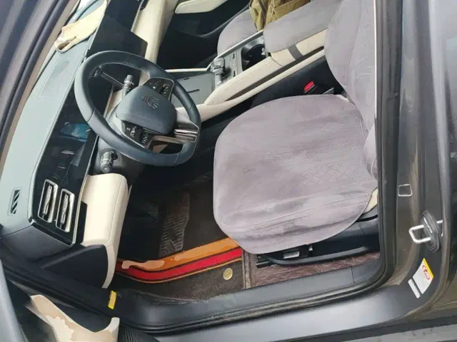 BYD Qin L — Фото автомобиля 14