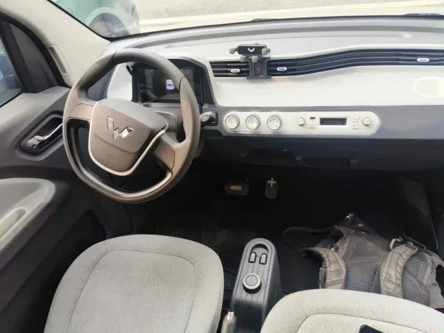 Wuling Hongguang Mini EV — Фото автомобиля 12