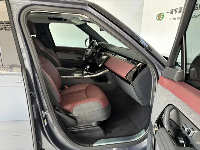 Land Rover Range Rover Sport — Фото автомобиля 24