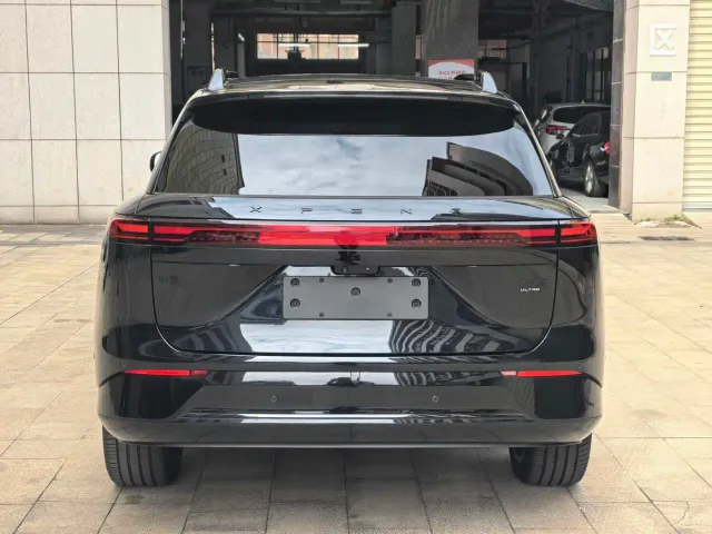 Xpeng G9 — Фото автомобиля 4