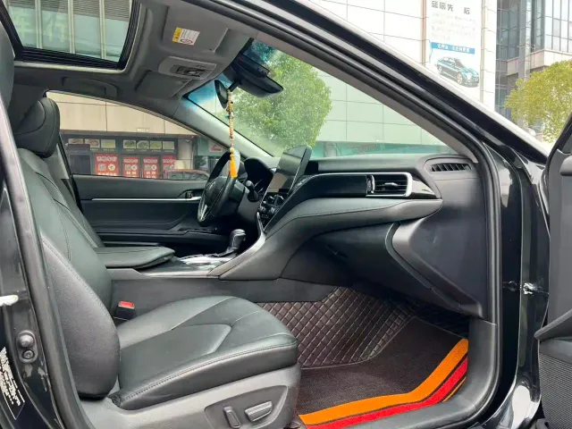 Toyota Camry — Фото автомобиля 7