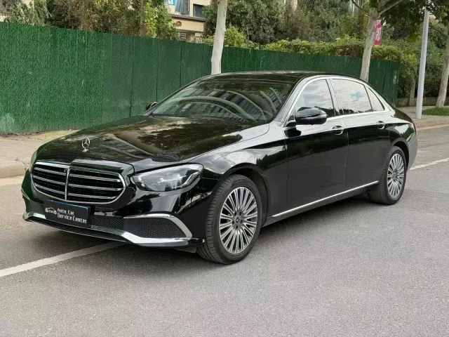 Фотография автомобиля — Mercedes-Benz E-Class