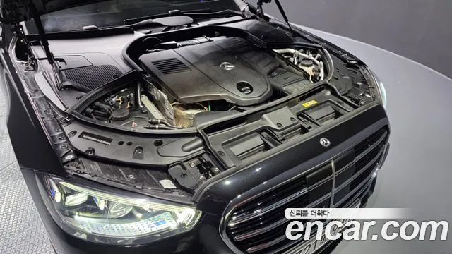 Mercedes-Benz S-Class — Фото автомобиля 3