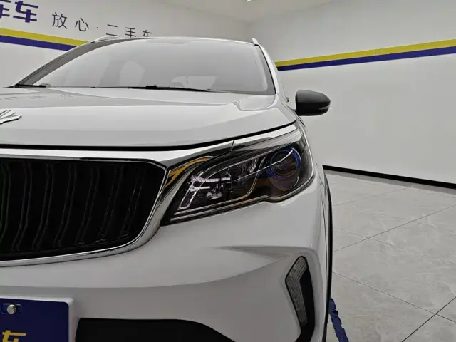 Livan X3 PRO — Фото автомобиля 5
