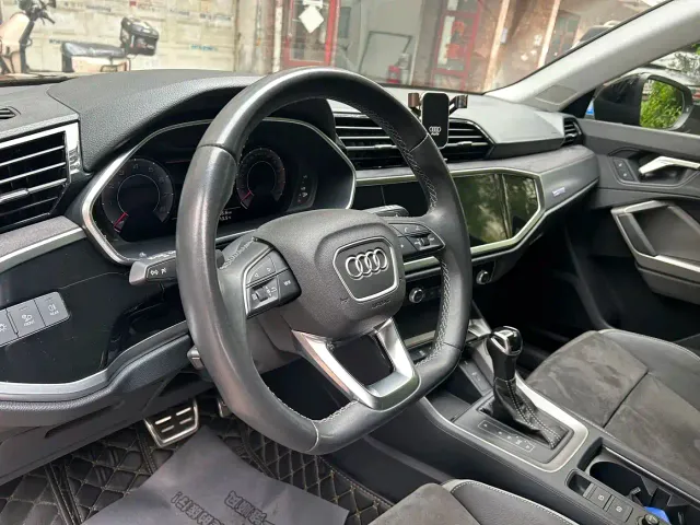 Audi Q3 — Фото автомобиля 11