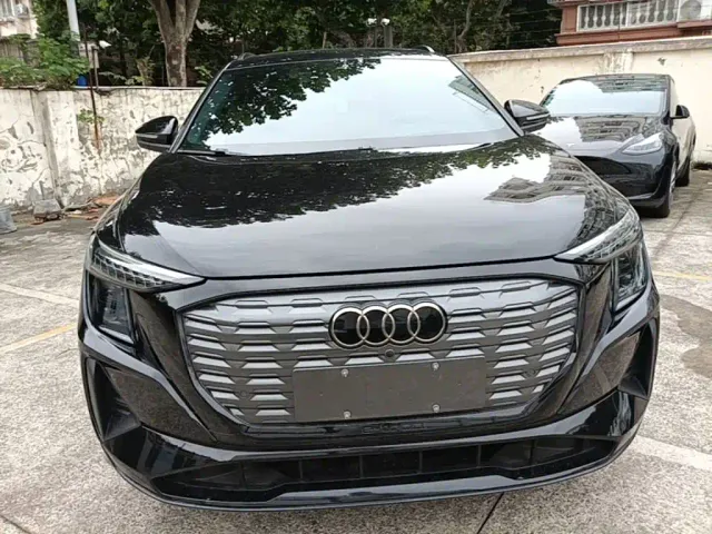 Audi Q5 e-tron — Фото автомобиля 2