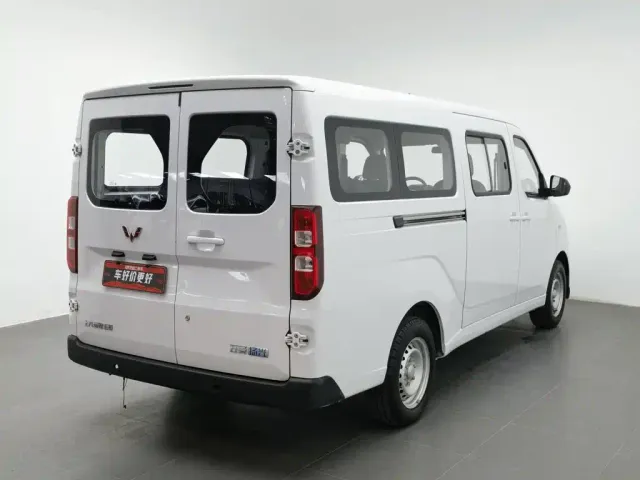 Wuling Yangguang — Фото автомобиля 2