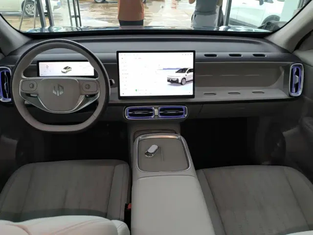 Leapmotor B10 — Фото автомобиля 9