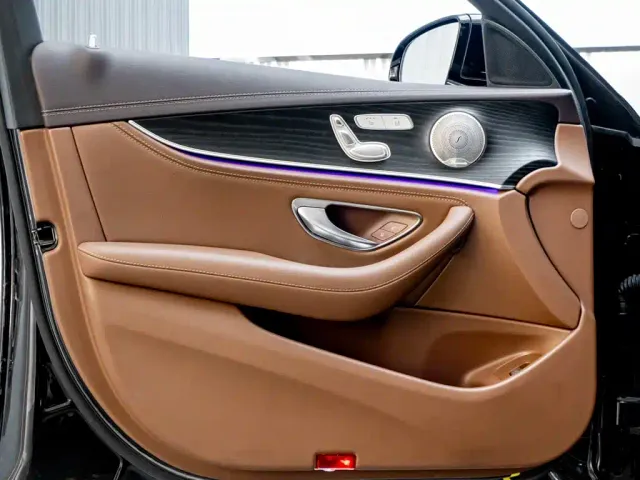 Mercedes-Benz E-Class — Фото автомобиля 22