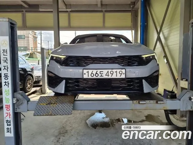 Фотография автомобиля — Kia K5 Generation 3