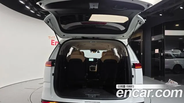 Kia Carnival Generation 4 — Фото автомобиля 26