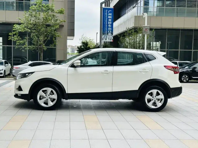 Nissan Qashqai — Фото автомобиля 4