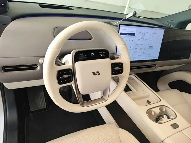 Li Auto i6 — Фото автомобиля 10