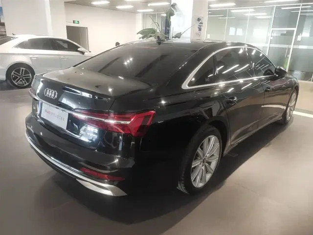 Audi A6L — Фото автомобиля 11